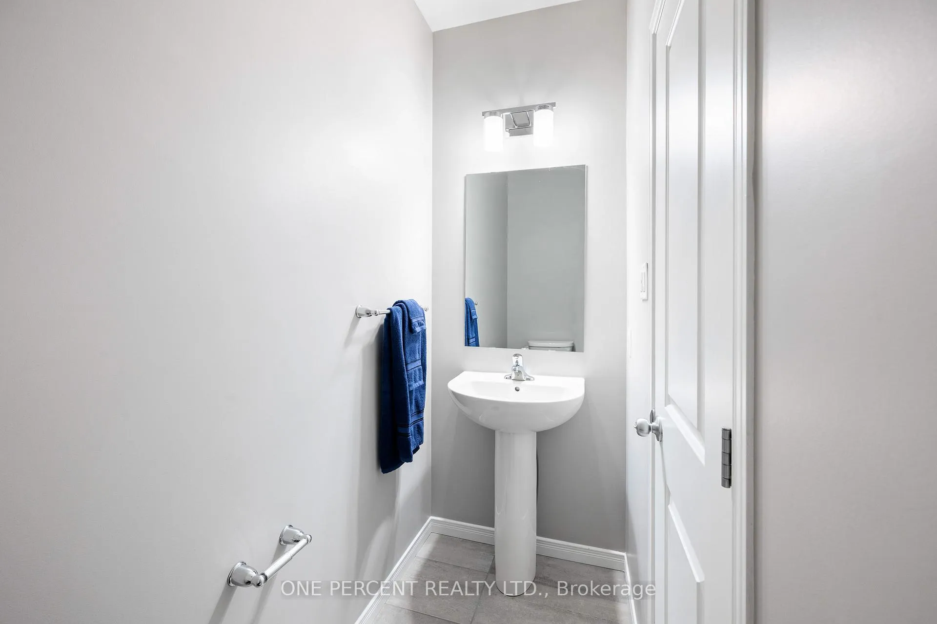 Photo 4 of 910 Paseana Place, Ottawa, Kanata - Emerald Meadows/Trailwest — HOMEH