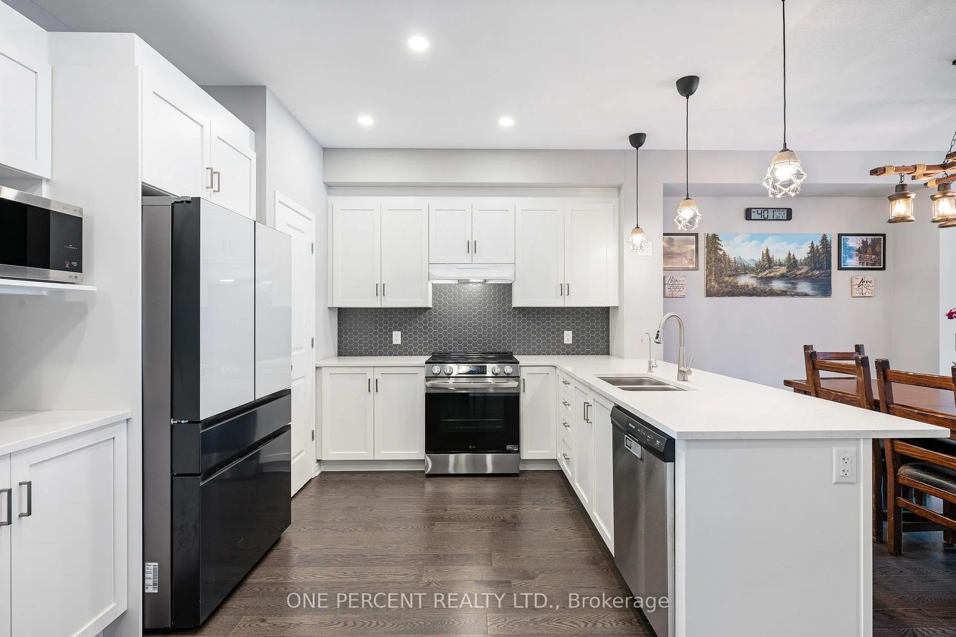 Photo 6 of 910 Paseana Place, Ottawa, Kanata - Emerald Meadows/Trailwest — HOMEH
