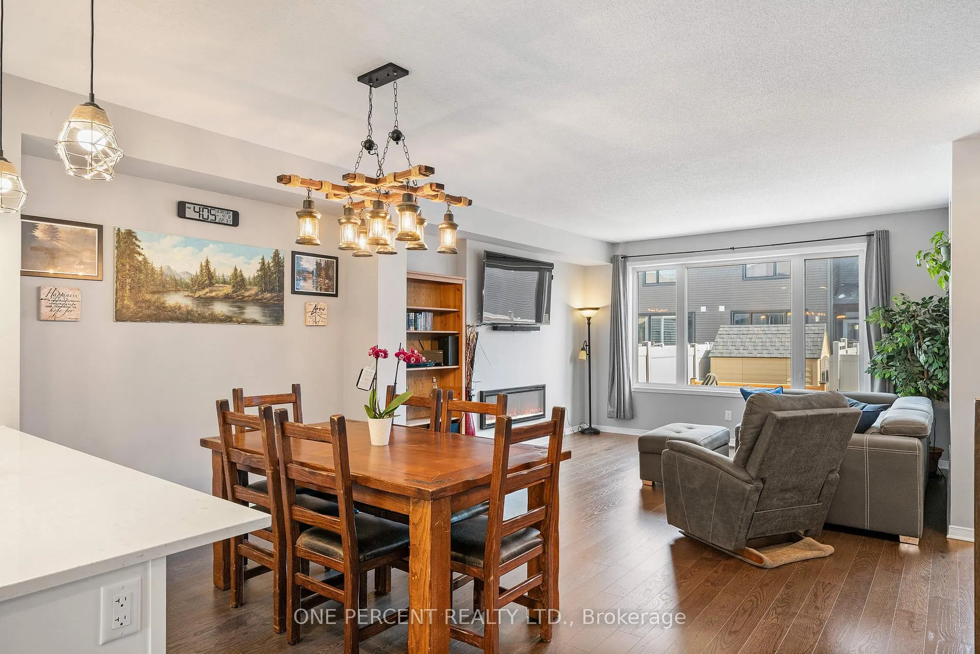 Photo 9 of 910 Paseana Place, Ottawa, Kanata - Emerald Meadows/Trailwest — HOMEH
