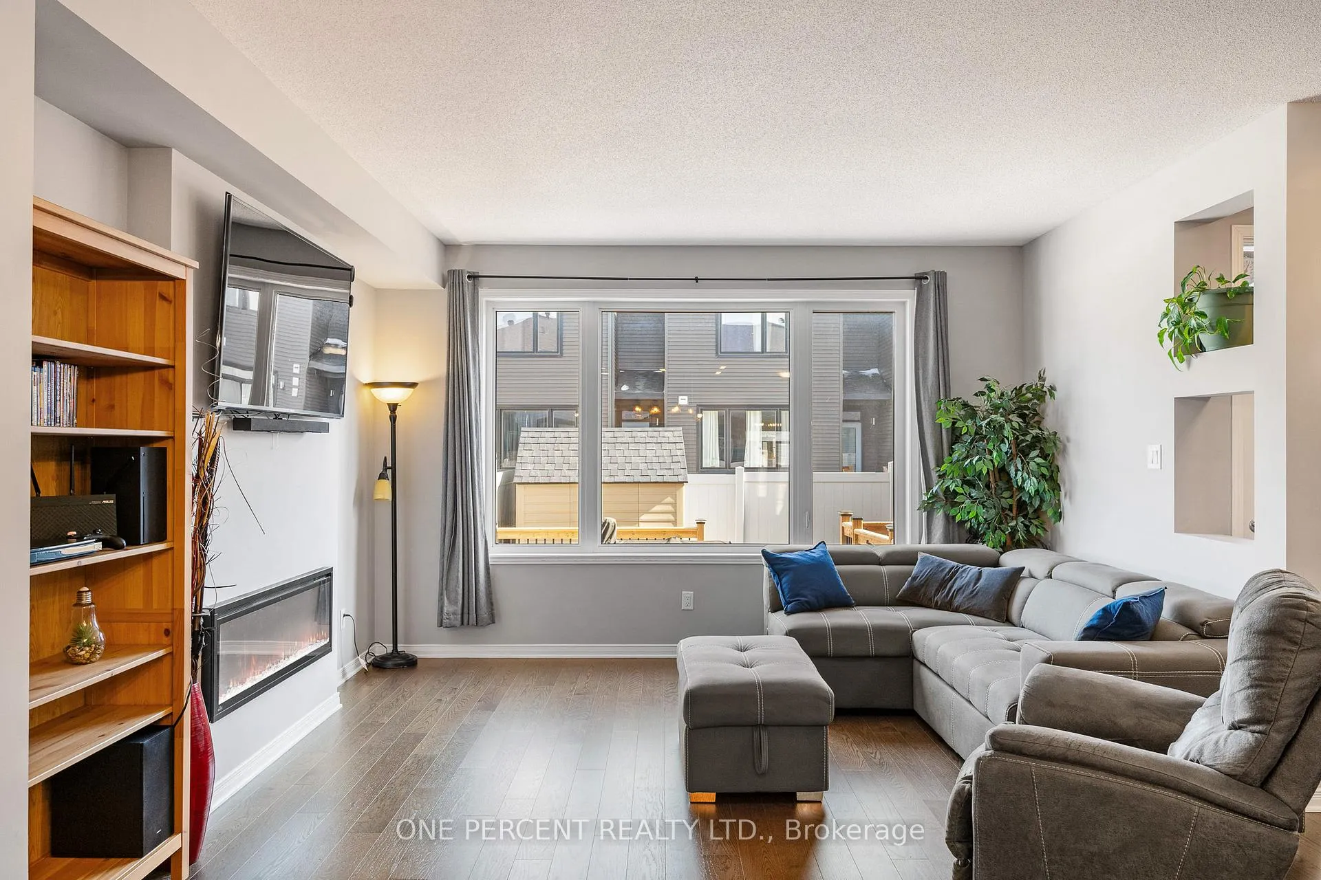 Photo 13 of 910 Paseana Place, Ottawa, Kanata - Emerald Meadows/Trailwest — HOMEH