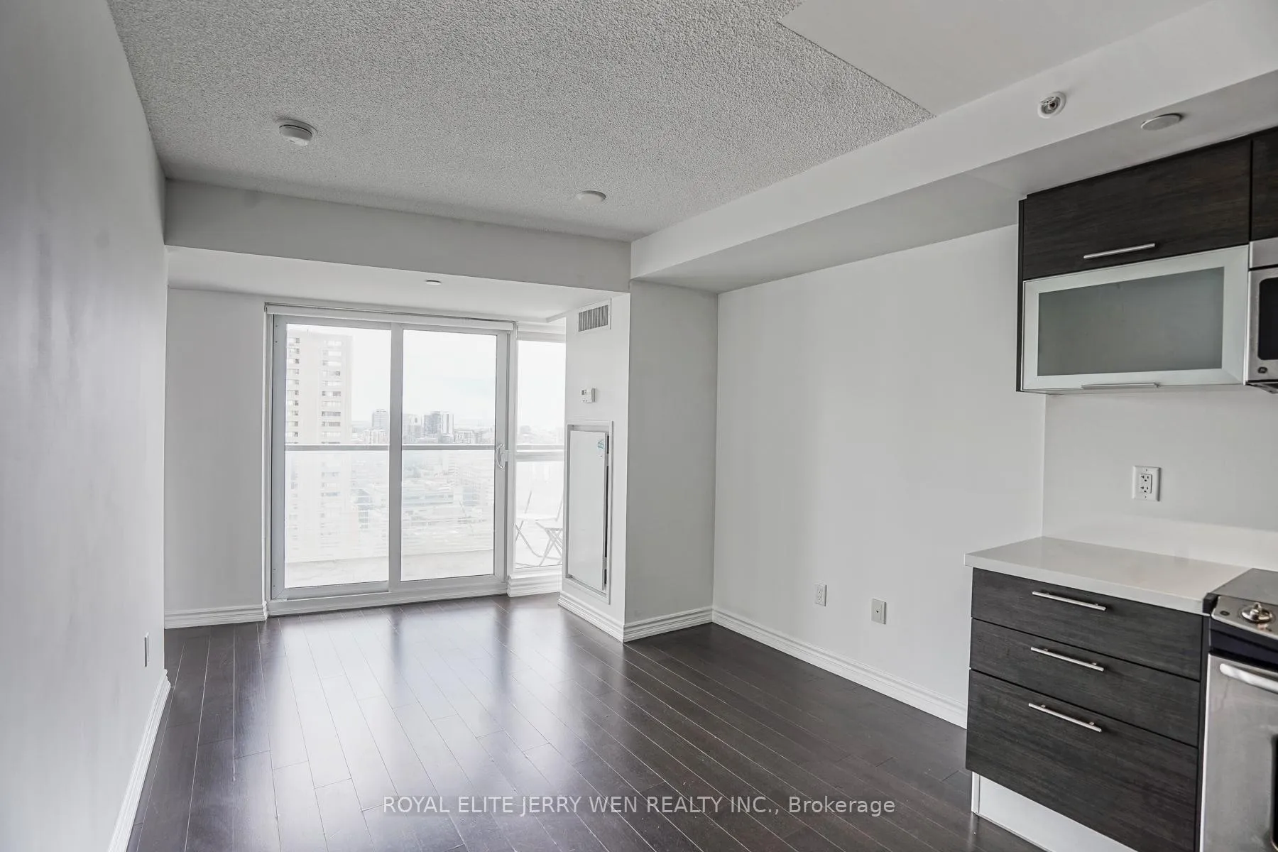 Photo 3 of Unit 2204, 386 Yonge Street, Toronto, Bay Street Corridor — HOMEH