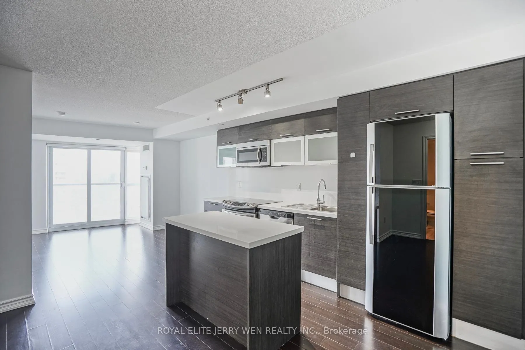 Photo 4 of Unit 2204, 386 Yonge Street, Toronto, Bay Street Corridor — HOMEH
