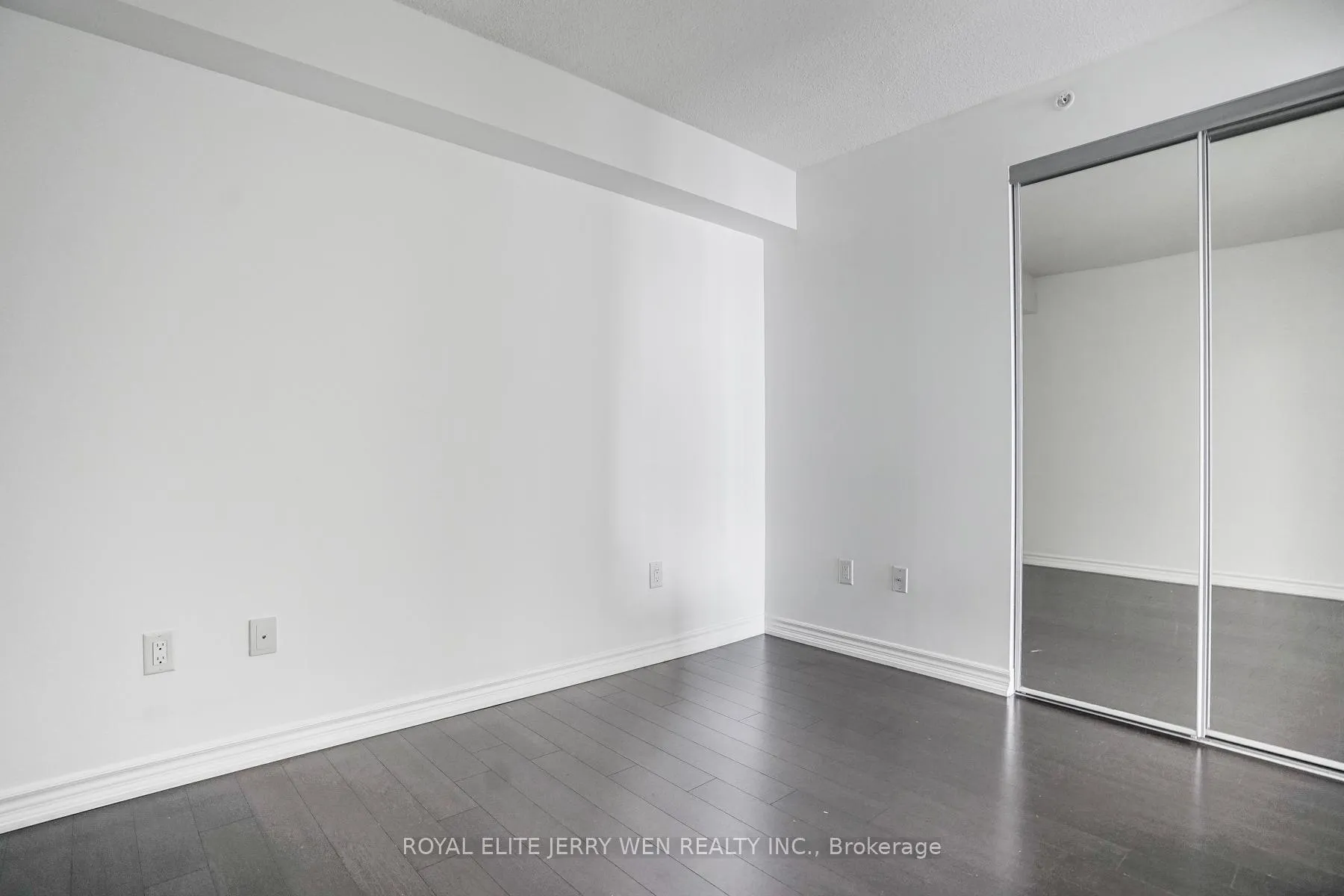 Photo 10 of Unit 2204, 386 Yonge Street, Toronto, Bay Street Corridor — HOMEH