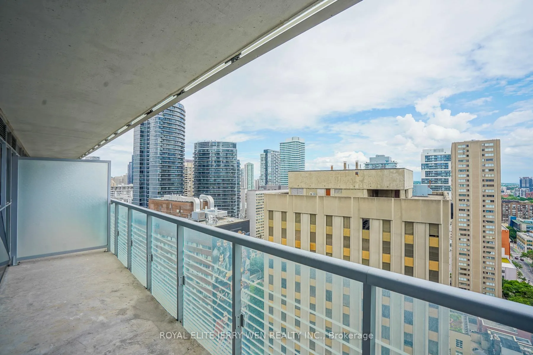 Photo 13 of Unit 2204, 386 Yonge Street, Toronto, Bay Street Corridor — HOMEH