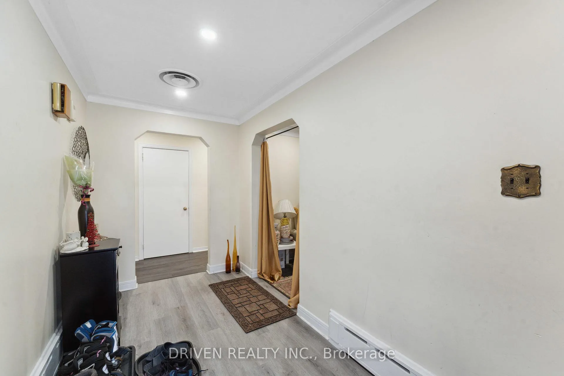 Photo 5 of 1266 Walkley Road, Ottawa, Ellwood — HOMEH