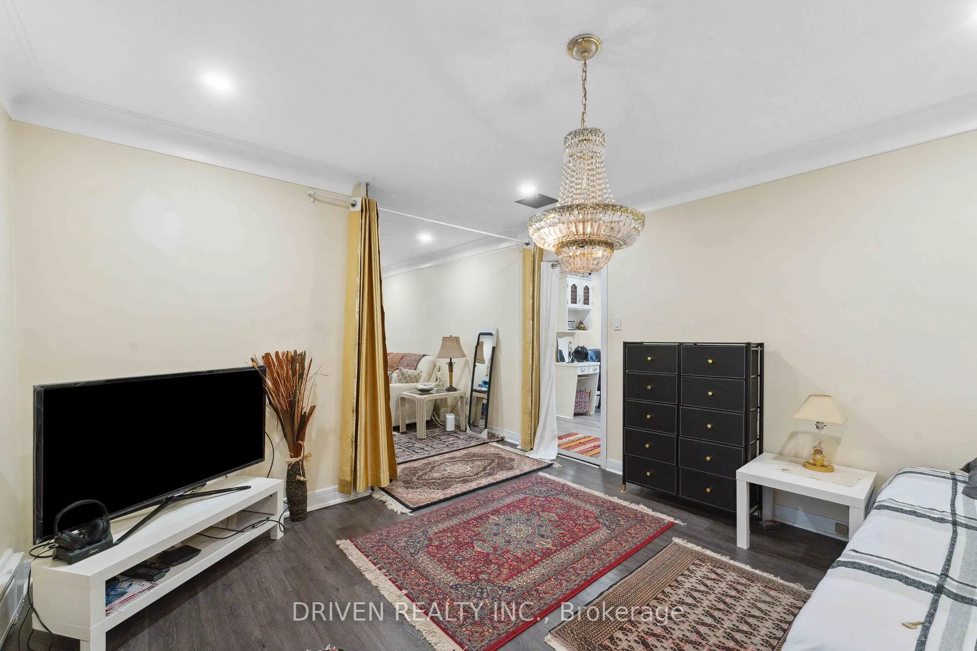Photo 8 of 1266 Walkley Road, Ottawa, Ellwood — HOMEH