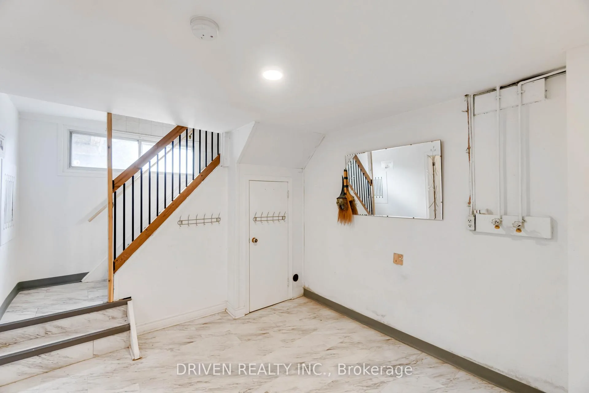 Photo 21 of 1266 Walkley Road, Ottawa, Ellwood — HOMEH