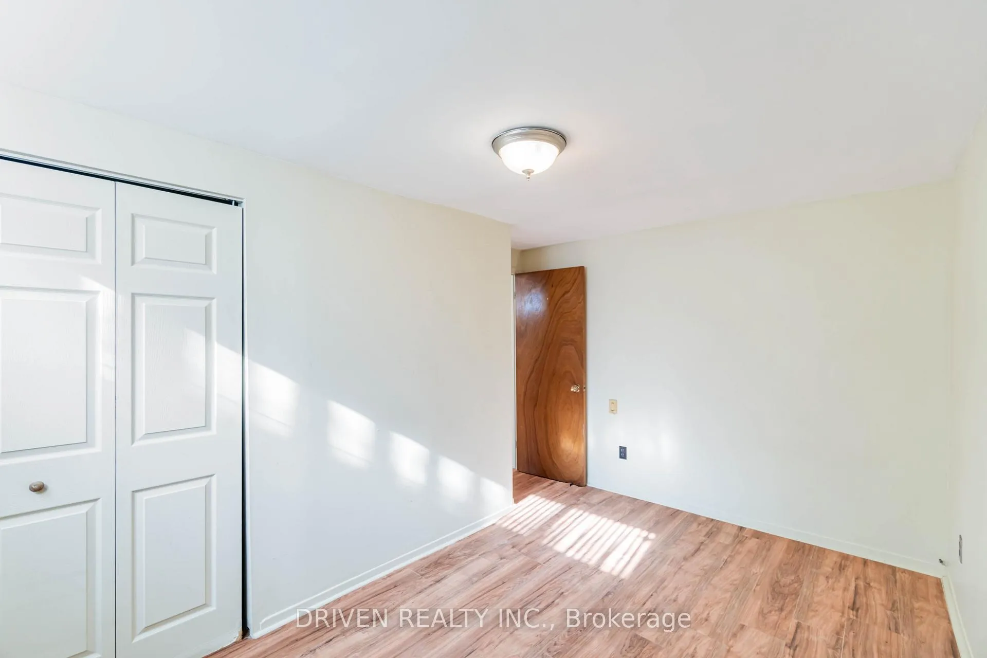Photo 25 of 1266 Walkley Road, Ottawa, Ellwood — HOMEH