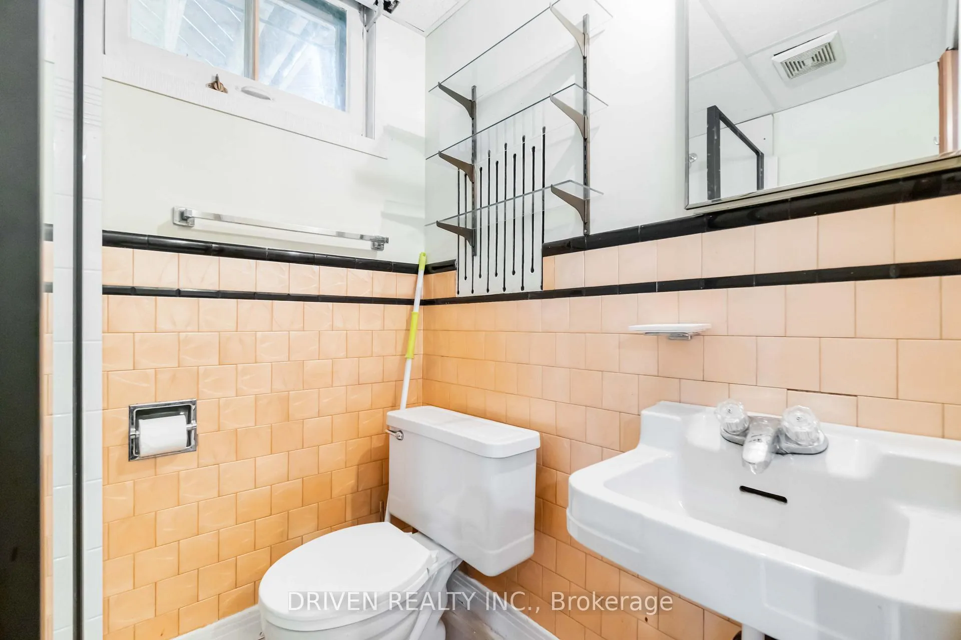 Photo 27 of 1266 Walkley Road, Ottawa, Ellwood — HOMEH