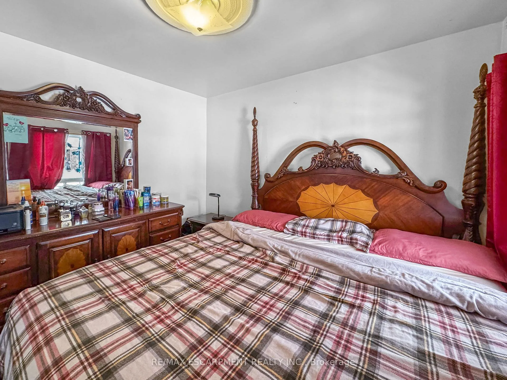 Photo 8 of 55 Connaught Avenue N, Hamilton, Gibson — HOMEH