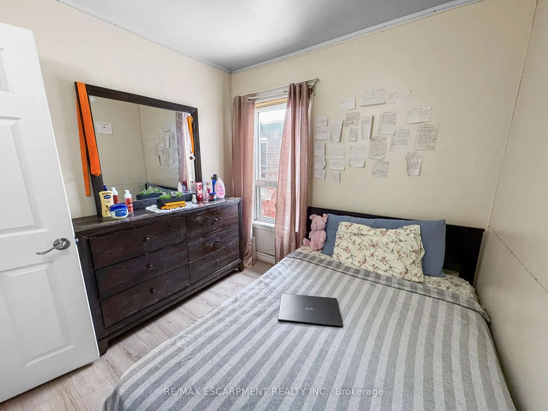 Photo 9 of 55 Connaught Avenue N, Hamilton, Gibson — HOMEH