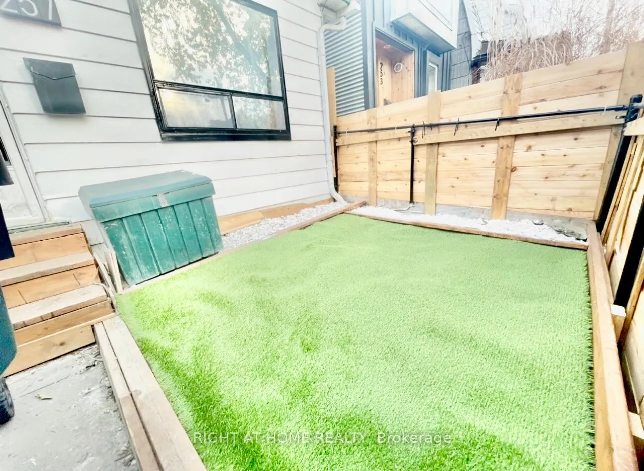Photo 7 of 257 Craven Road, Toronto, Greenwood-Coxwell — HOMEH