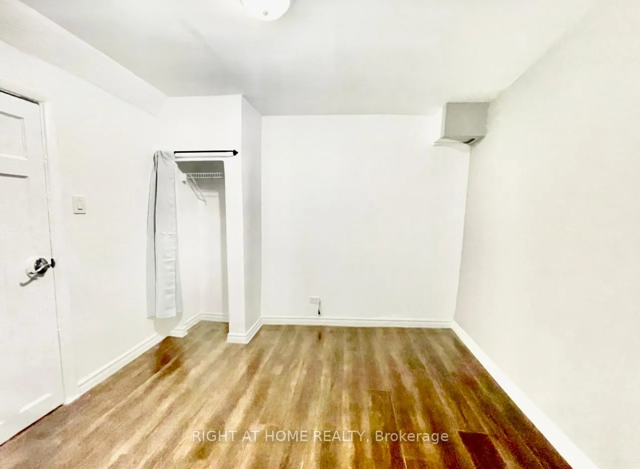 Photo 11 of 257 Craven Road, Toronto, Greenwood-Coxwell — HOMEH