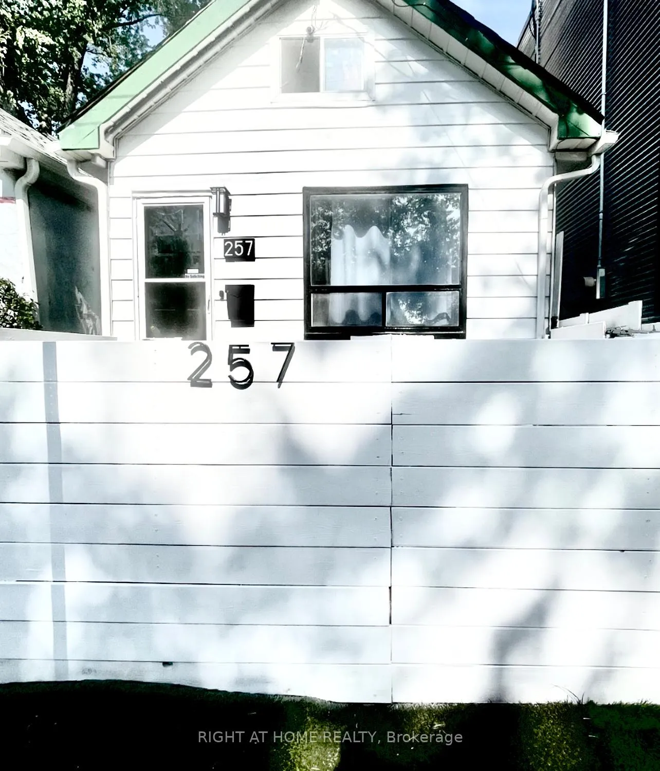 Photo 17 of 257 Craven Road, Toronto, Greenwood-Coxwell — HOMEH