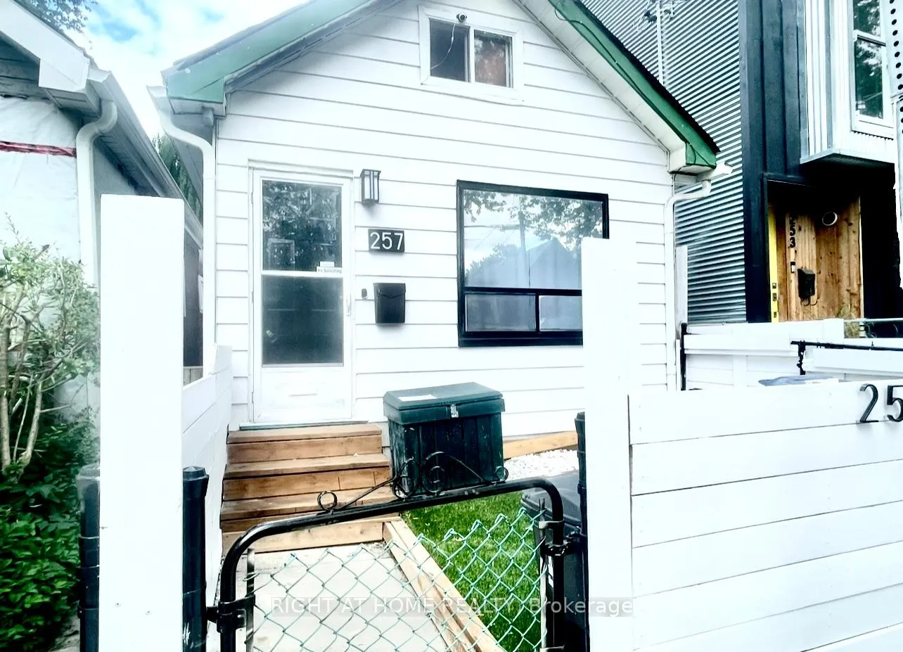 Photo 18 of 257 Craven Road, Toronto, Greenwood-Coxwell — HOMEH