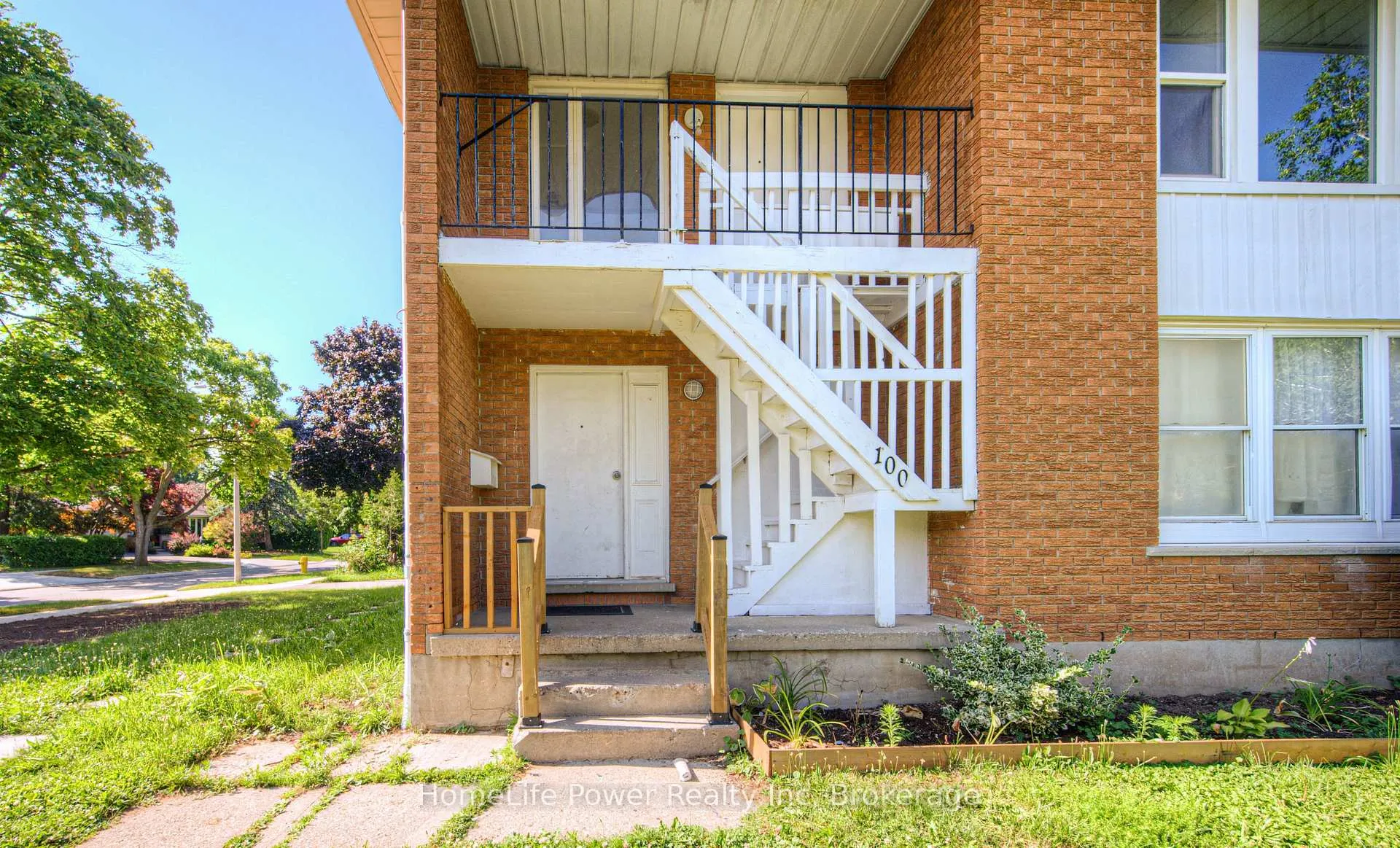 Photo 3 of 100 Westwood Road, Kitchener, Westmount - Kitchener — HOMEH