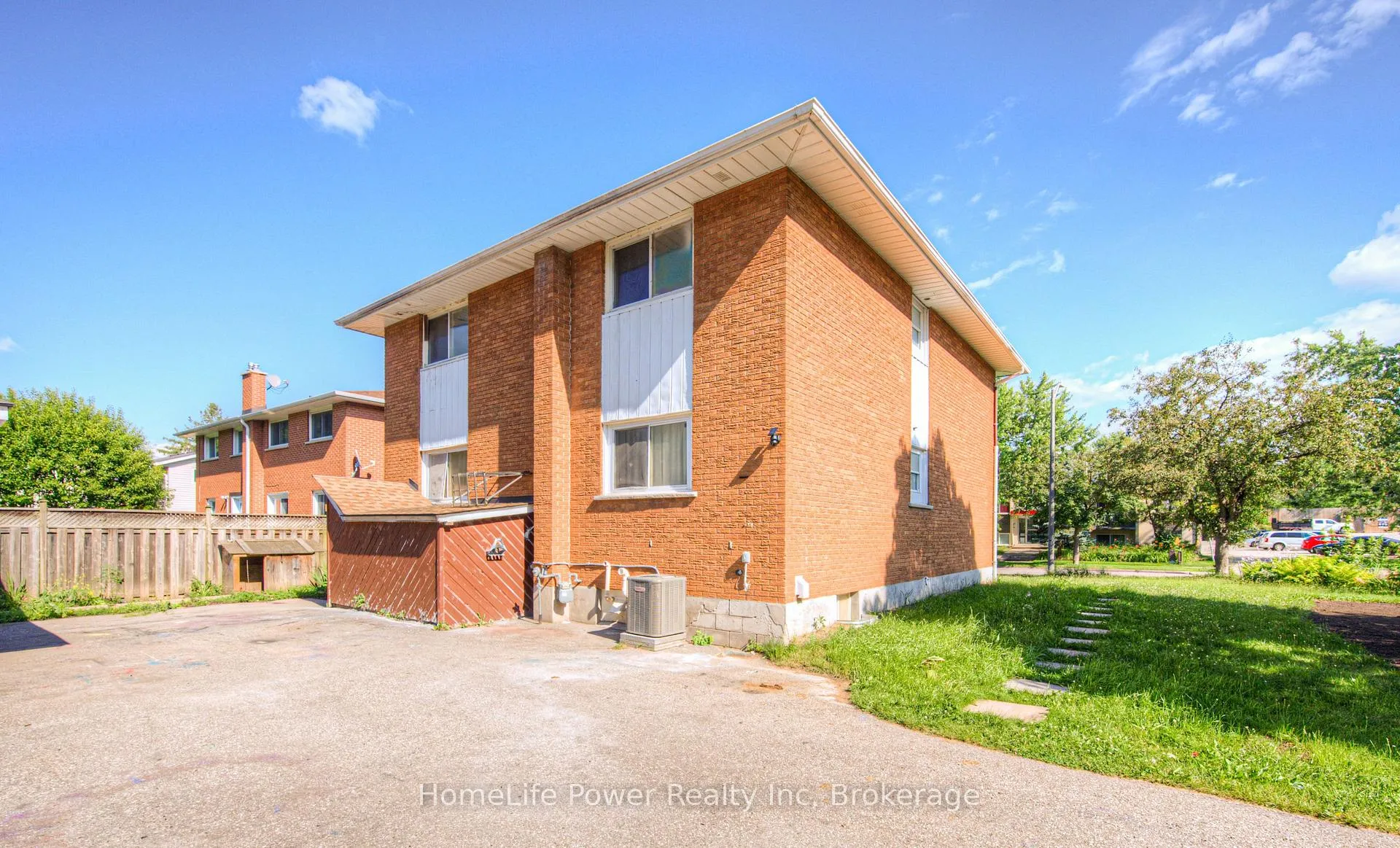 Photo 4 of 100 Westwood Road, Kitchener, Westmount - Kitchener — HOMEH