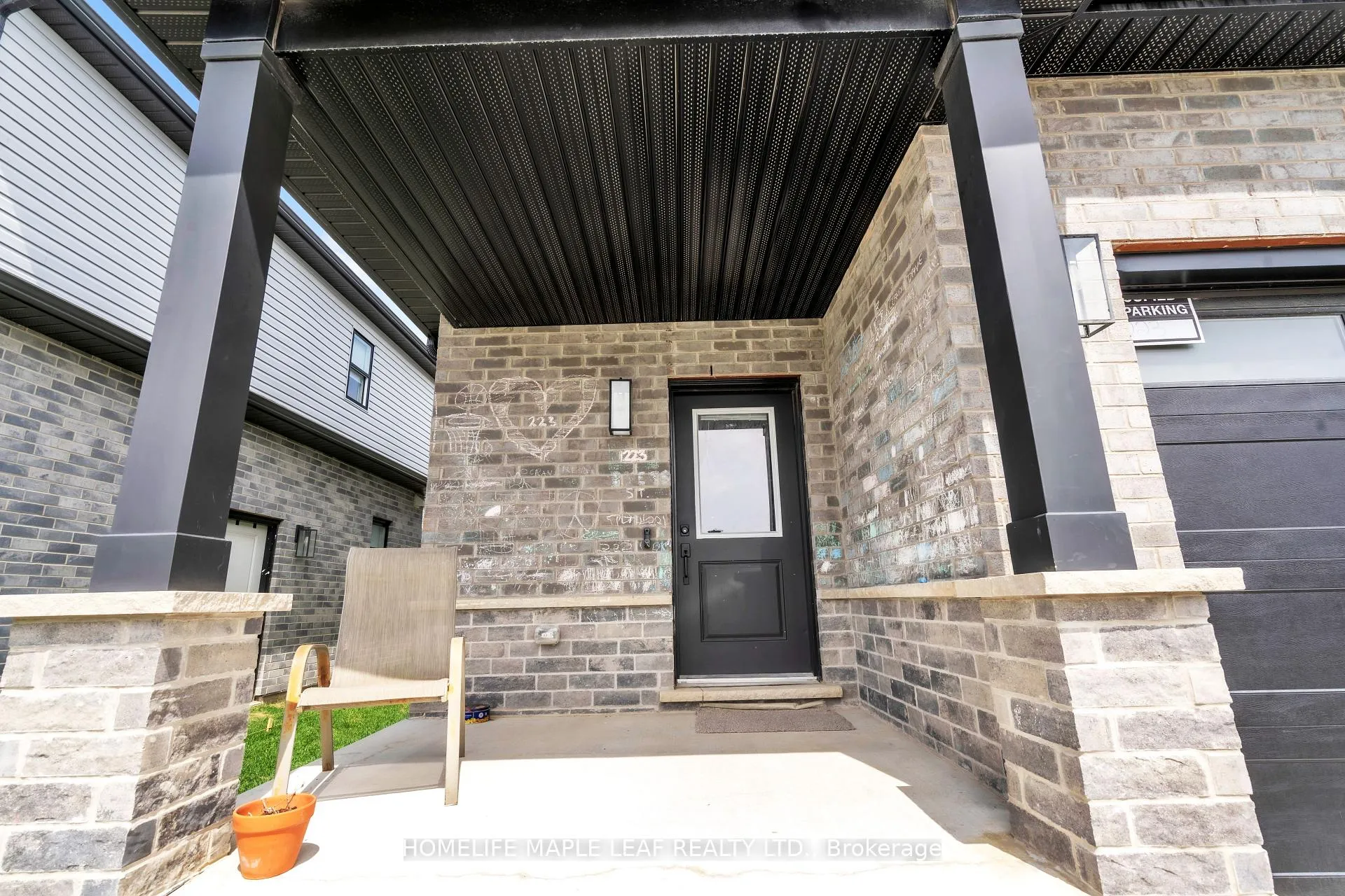 Photo 3 of 223 Byers Street, London, South W — HOMEH