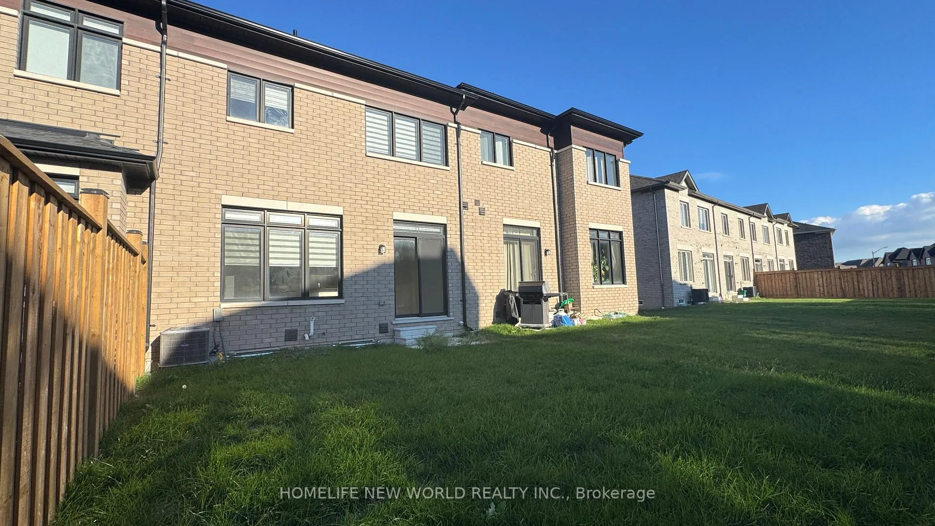 Photo 13 of 36 Van Wart Street, Whitby, Rural Whitby — HOMEH