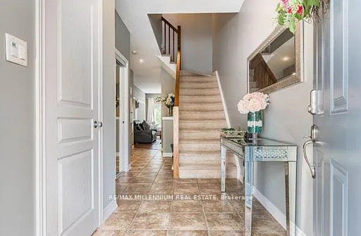 Photo 4 of 36 Myers Lane N, Hamilton, Ancaster — HOMEH