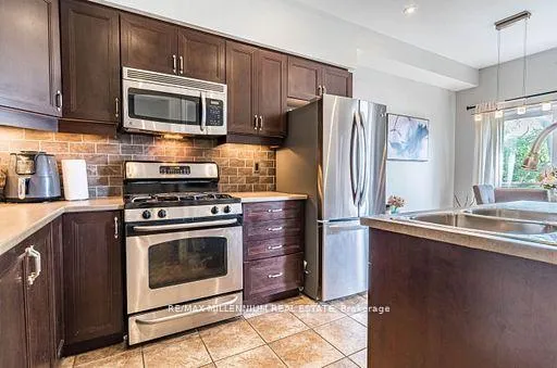 Photo 10 of 36 Myers Lane N, Hamilton, Ancaster — HOMEH