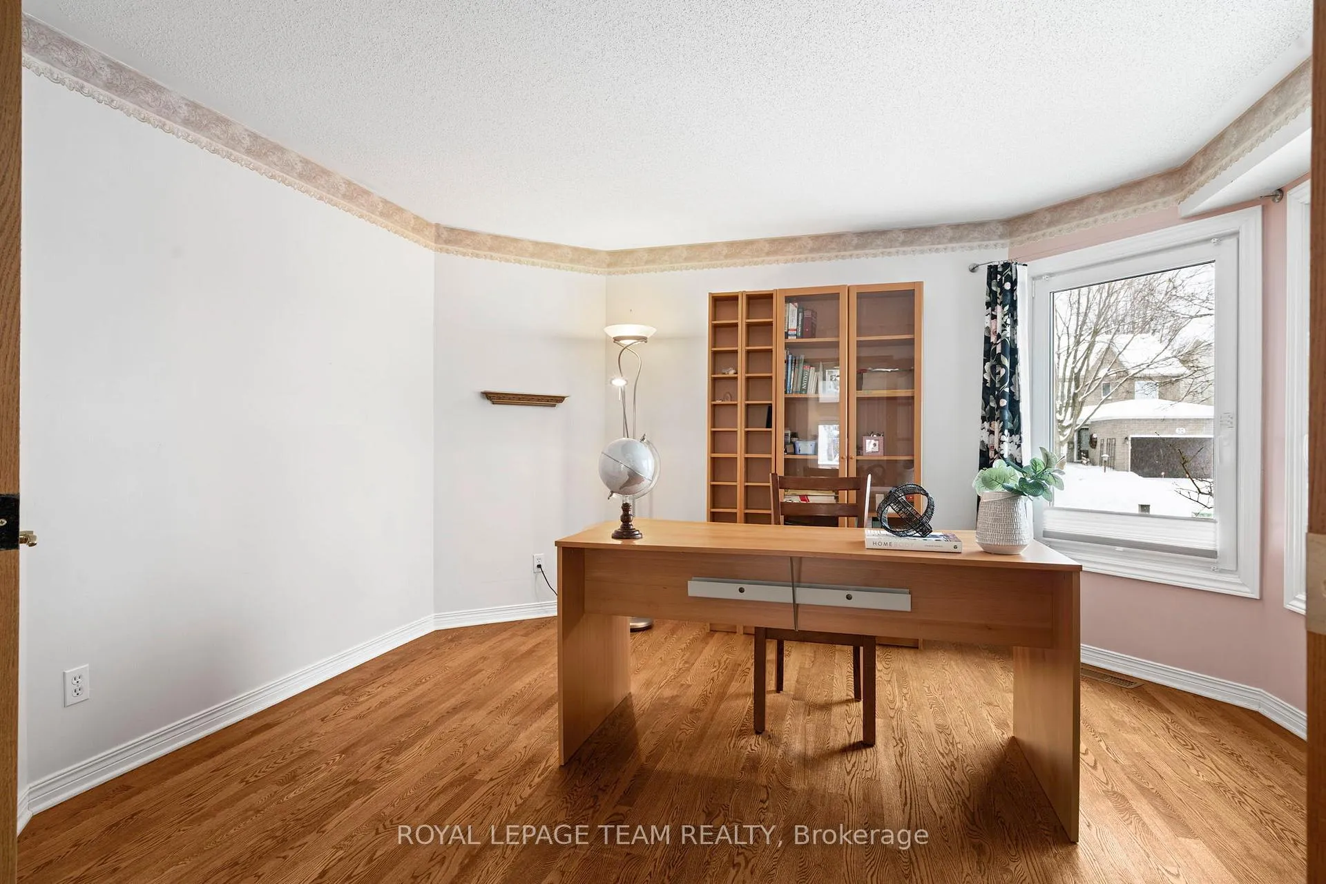 Photo 5 of 27 Avonmore Crescent, Ottawa, Barrhaven East — HOMEH