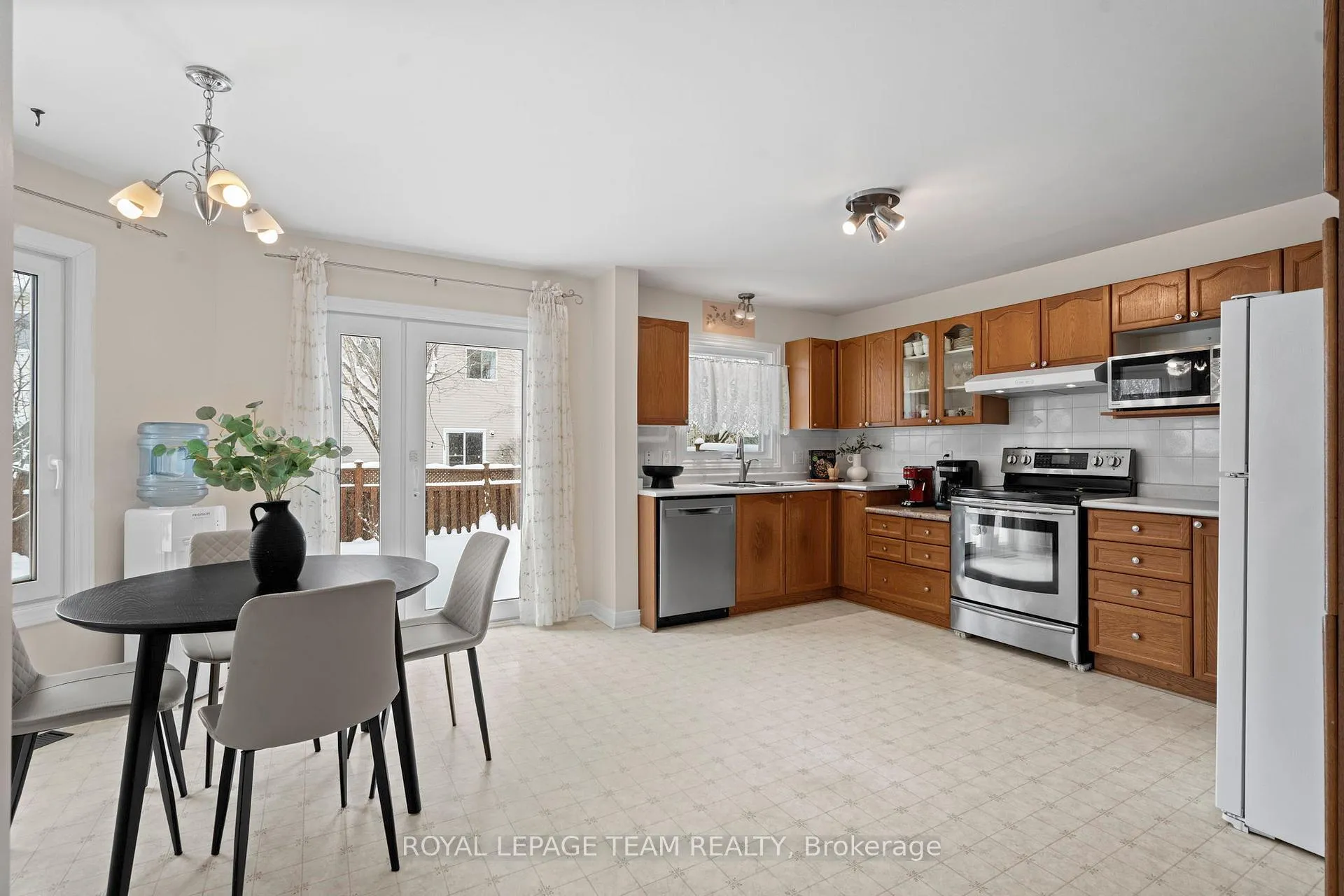 Photo 10 of 27 Avonmore Crescent, Ottawa, Barrhaven East — HOMEH