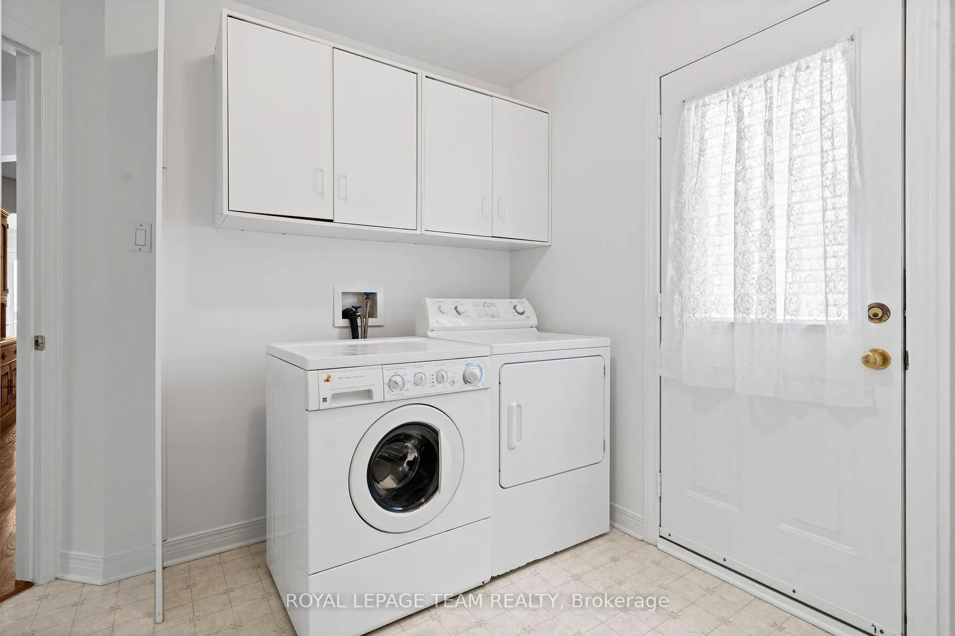 Photo 16 of 27 Avonmore Crescent, Ottawa, Barrhaven East — HOMEH