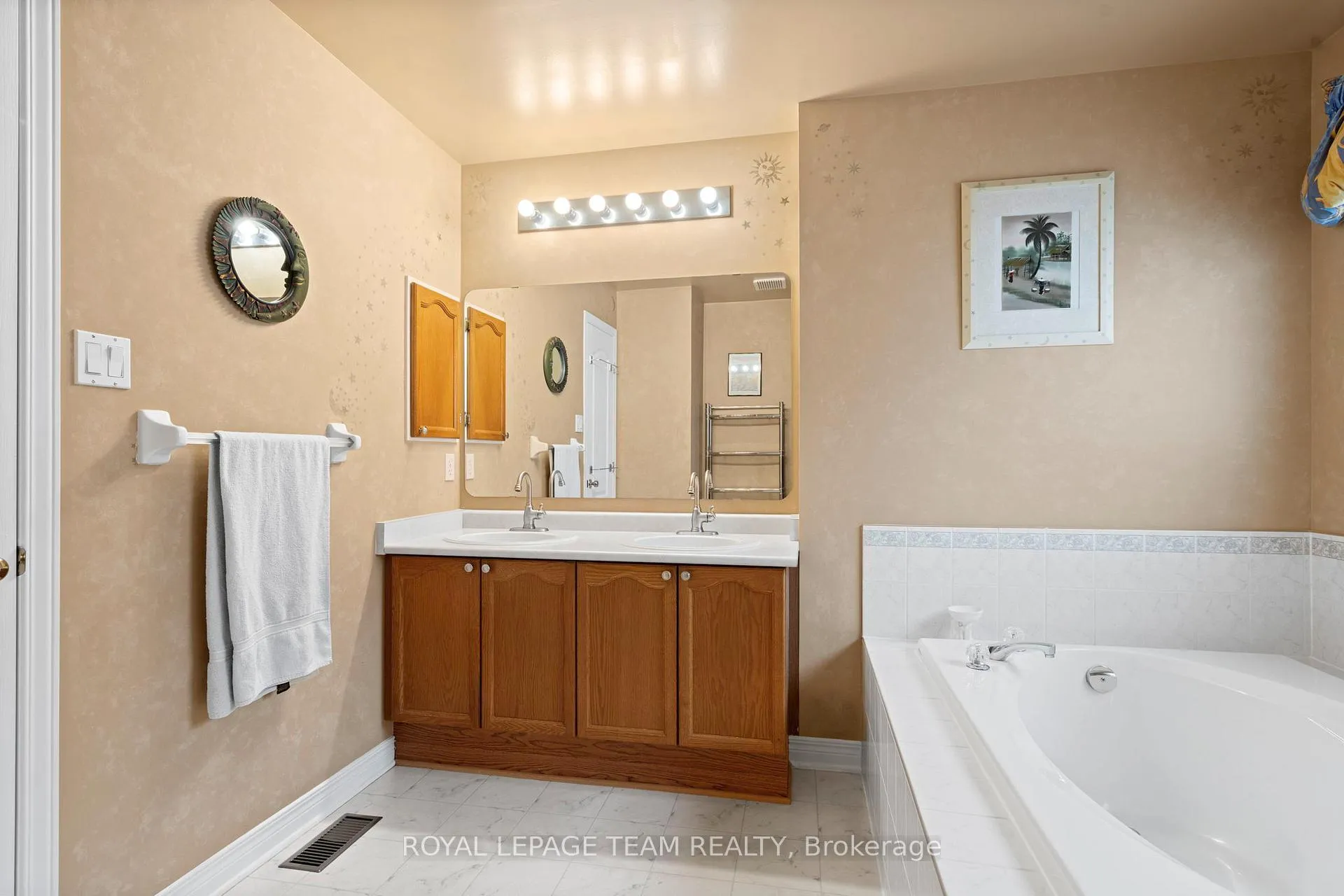 Photo 23 of 27 Avonmore Crescent, Ottawa, Barrhaven East — HOMEH