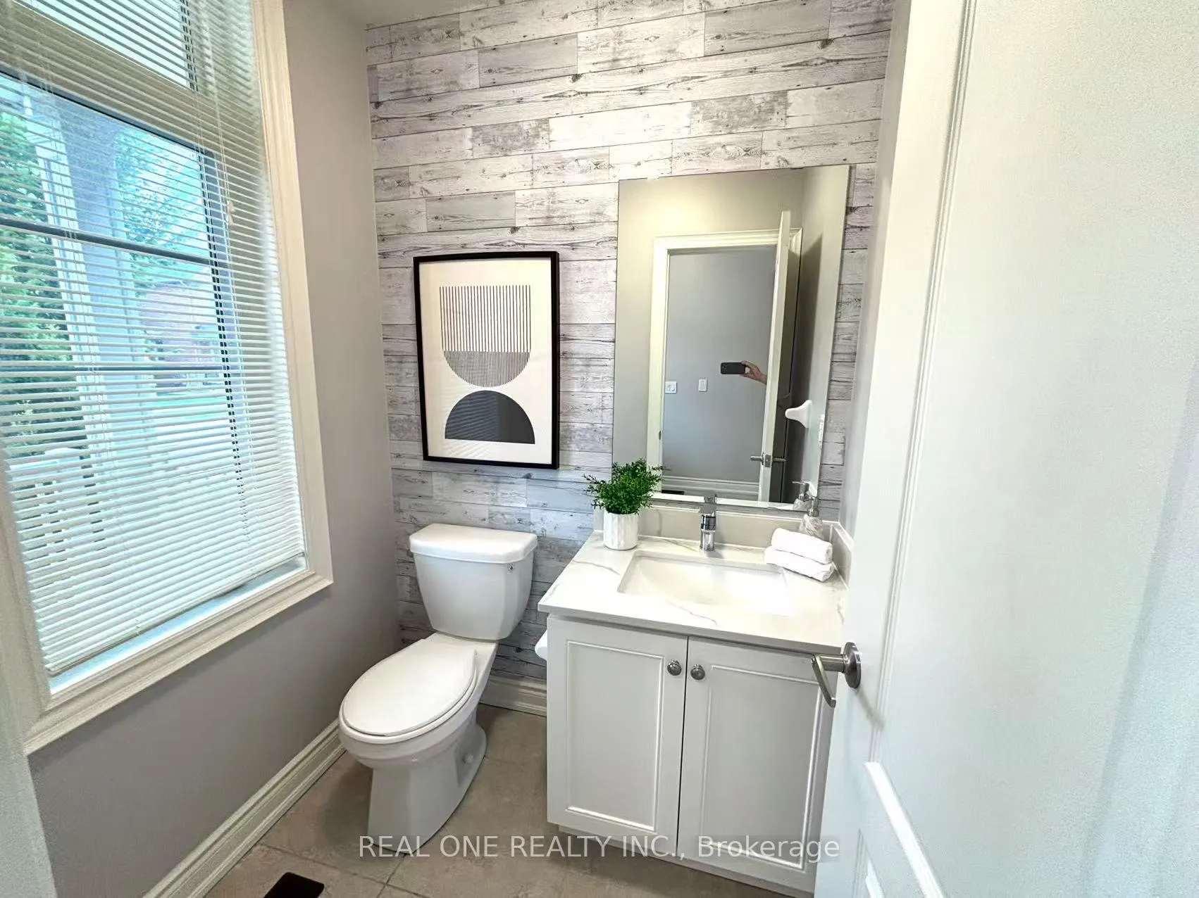 Photo 4 of 1543 Leger Way, Milton, Ford — HOMEH