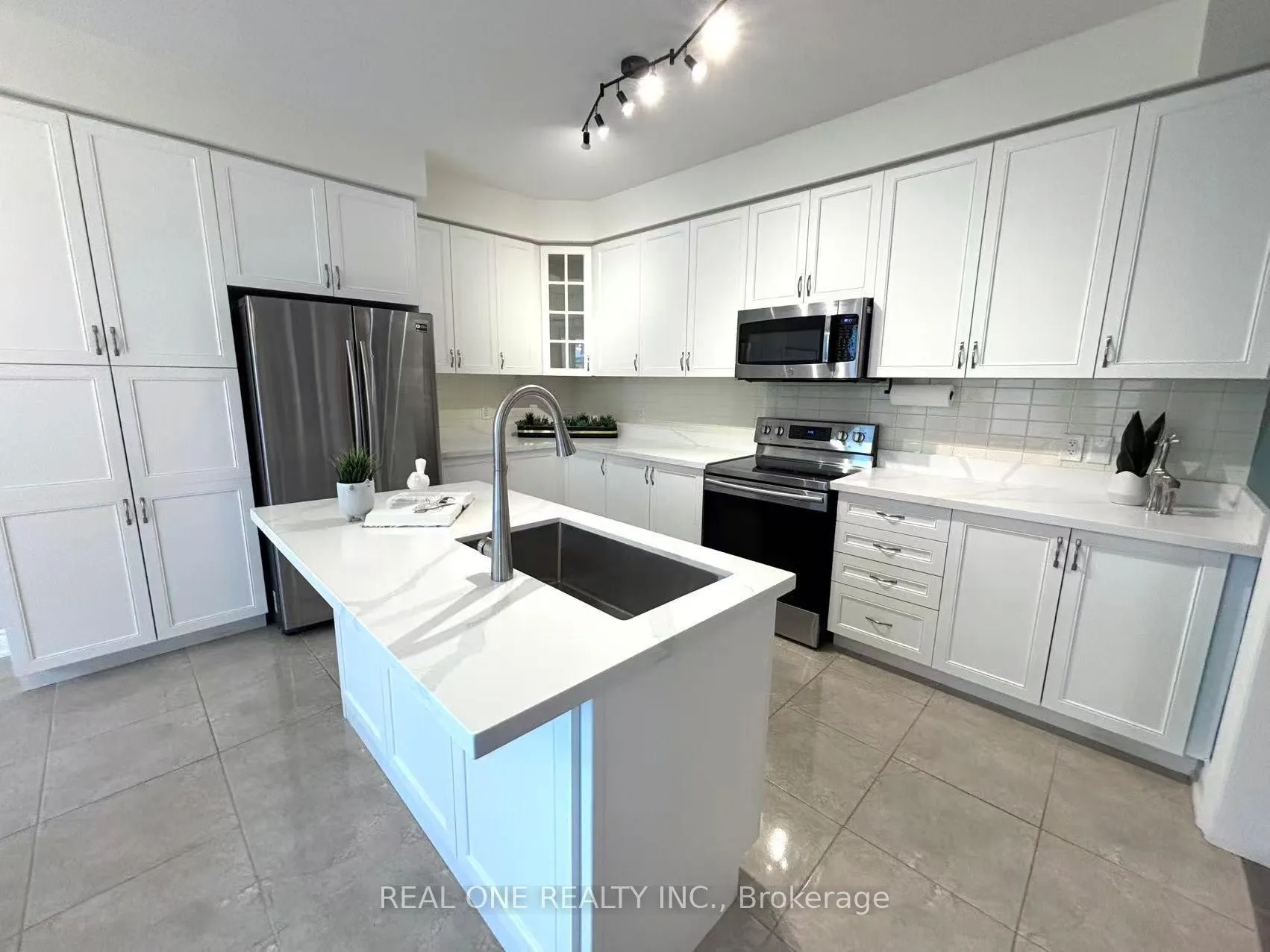 Photo 9 of 1543 Leger Way, Milton, Ford — HOMEH