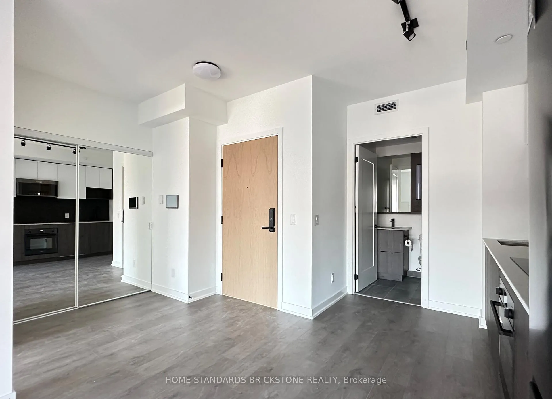 Photo 5 of Unit 1501, 5 Defries Street, Toronto, Regent Park — HOMEH