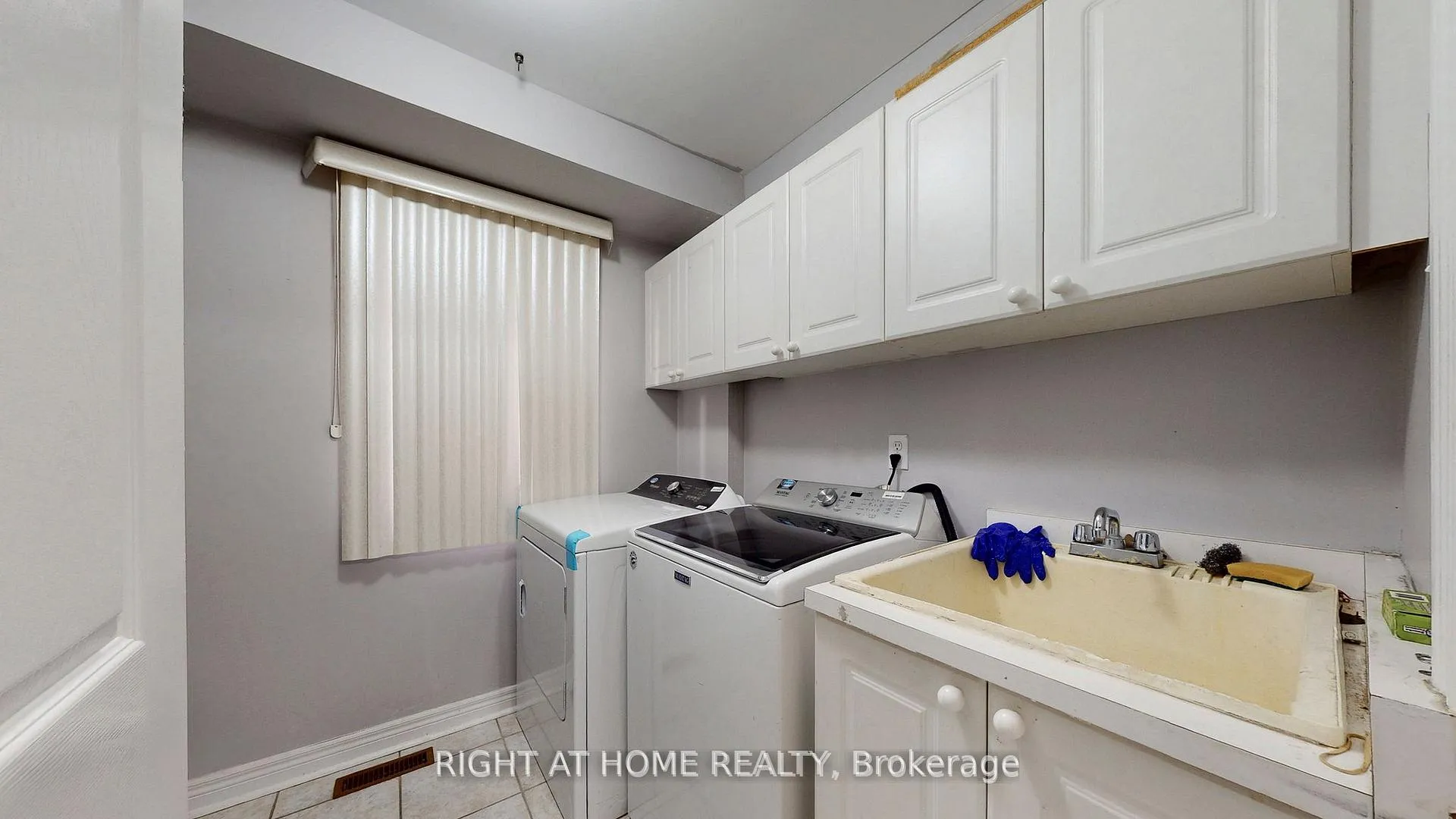 Photo 10 of Unit UPPER, 119 Letty Avenue, Brampton, Fletcher's West — HOMEH