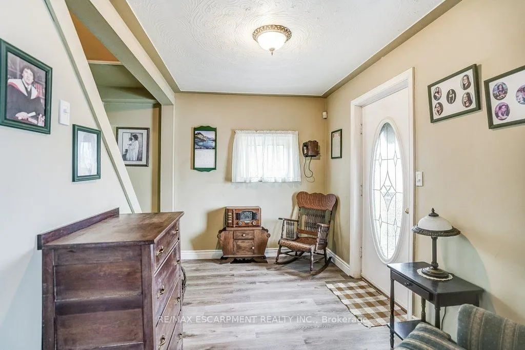 Photo 8 of 9188 Dickenson Road W, Hamilton, Rural Glanbrook — HOMEH