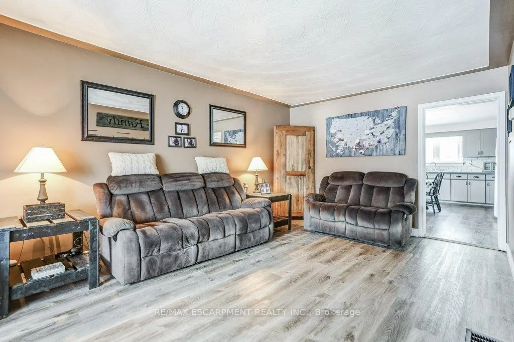 Photo 9 of 9188 Dickenson Road W, Hamilton, Rural Glanbrook — HOMEH