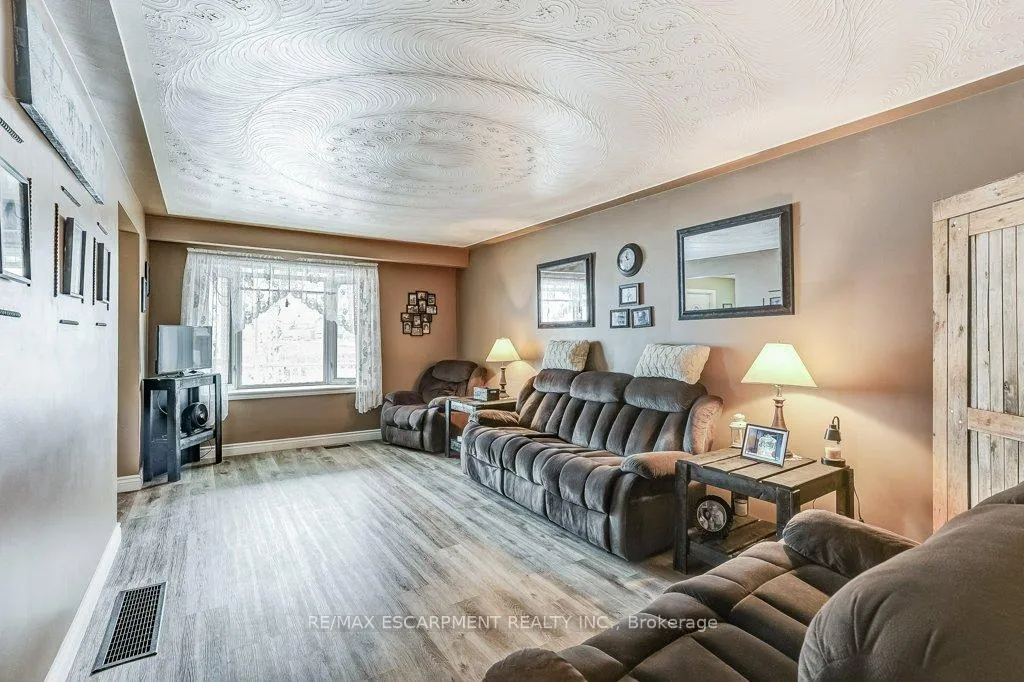 Photo 10 of 9188 Dickenson Road W, Hamilton, Rural Glanbrook — HOMEH