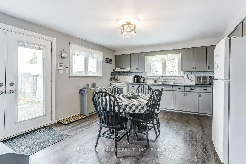 Photo 11 of 9188 Dickenson Road W, Hamilton, Rural Glanbrook — HOMEH