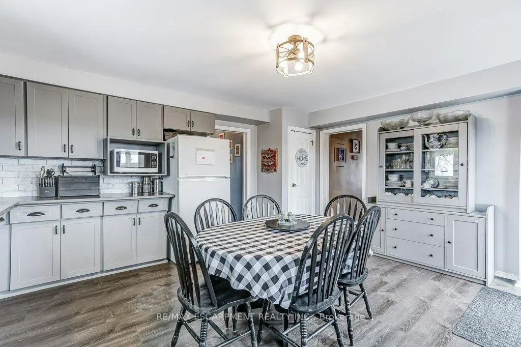 Photo 13 of 9188 Dickenson Road W, Hamilton, Rural Glanbrook — HOMEH
