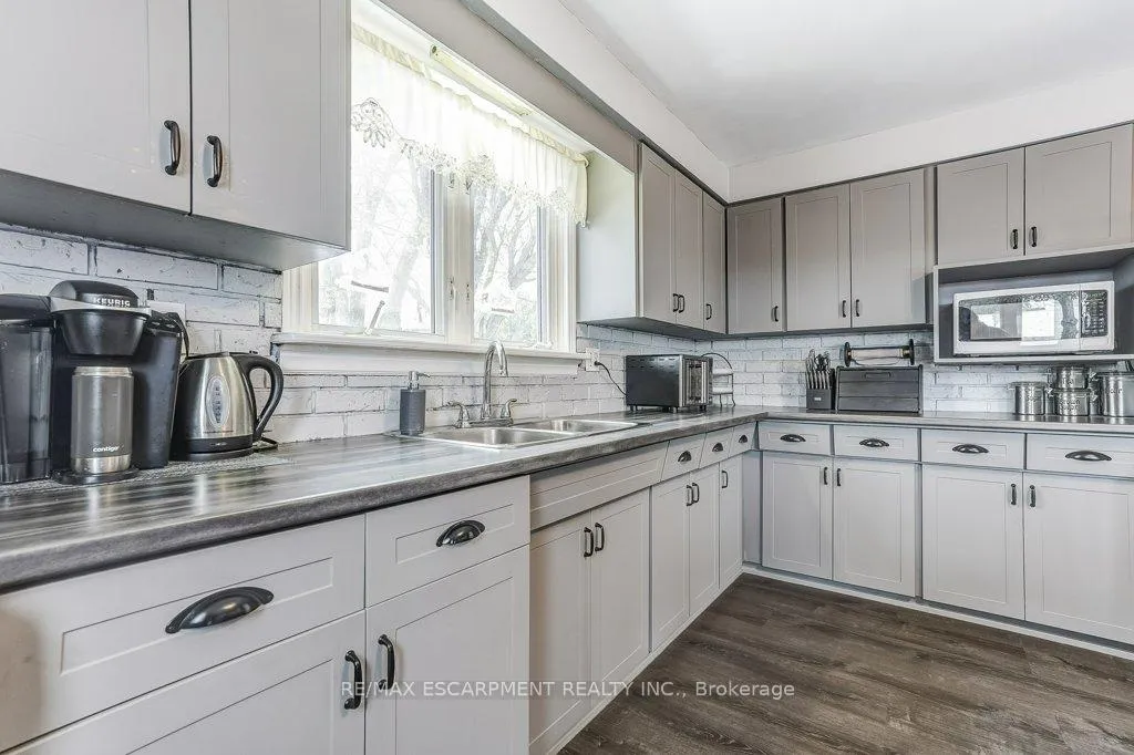 Photo 15 of 9188 Dickenson Road W, Hamilton, Rural Glanbrook — HOMEH