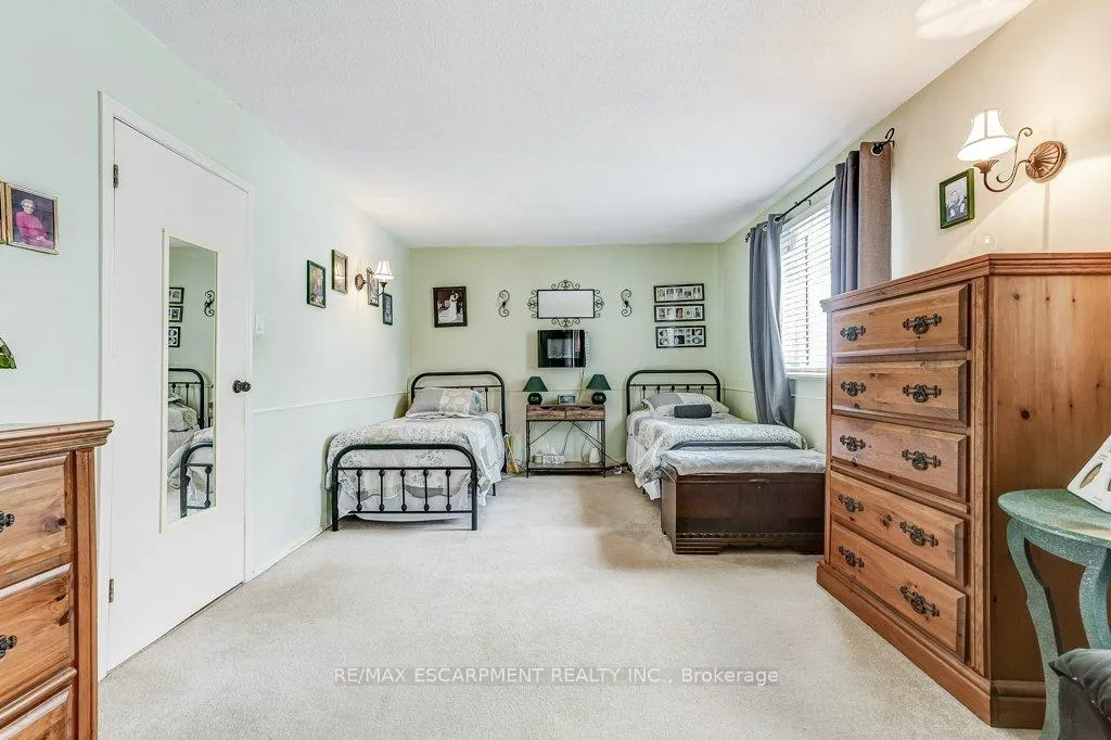 Photo 23 of 9188 Dickenson Road W, Hamilton, Rural Glanbrook — HOMEH