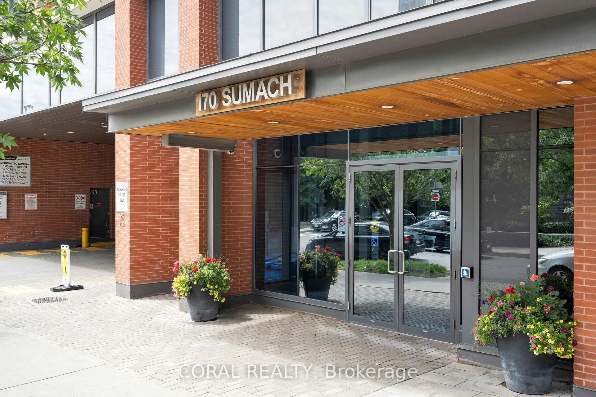 Photo 3 of Unit 2409, 170 Sumach Street, Toronto, Regent Park — HOMEH