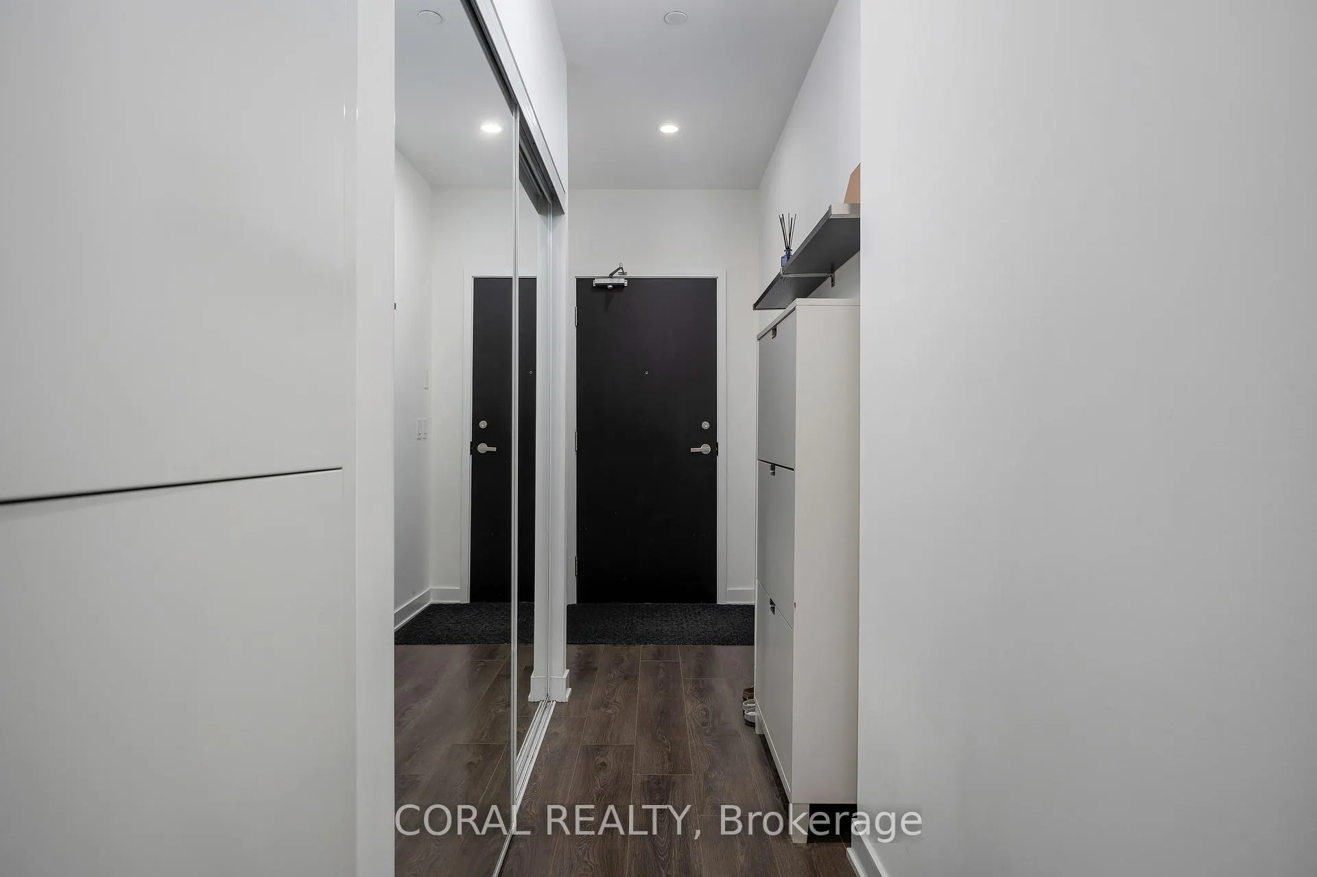 Photo 6 of Unit 2409, 170 Sumach Street, Toronto, Regent Park — HOMEH
