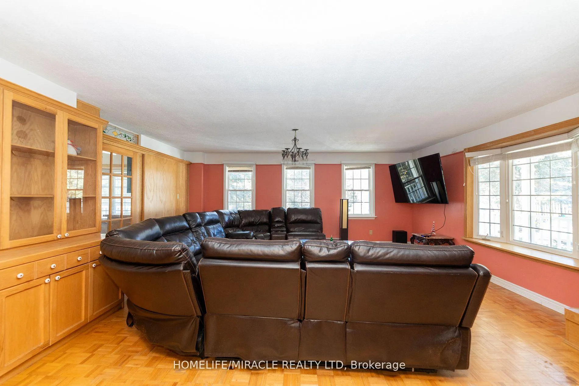 Photo 10 of 115 King Street, Caledon, Rural Caledon — HOMEH