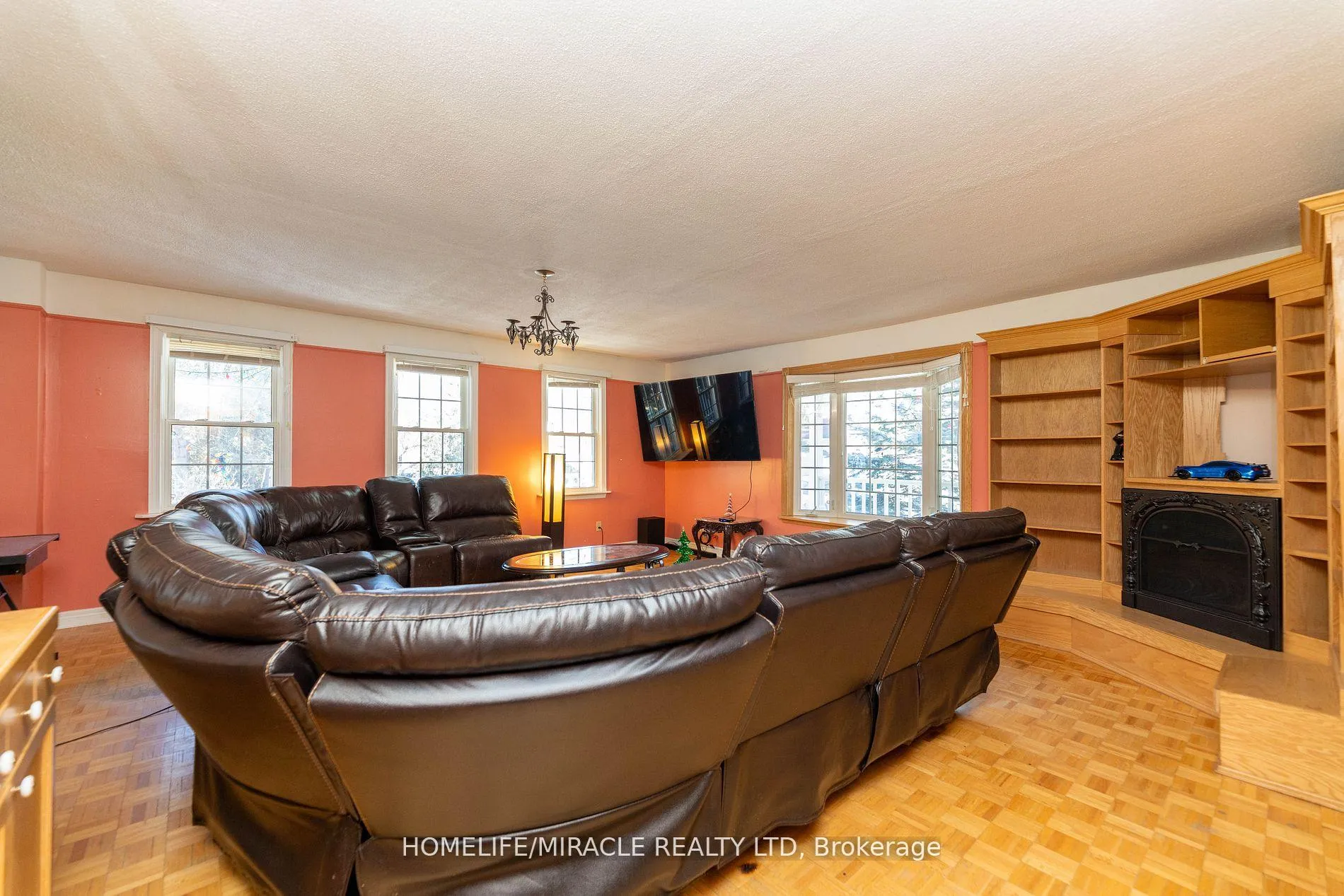 Photo 11 of 115 King Street, Caledon, Rural Caledon — HOMEH