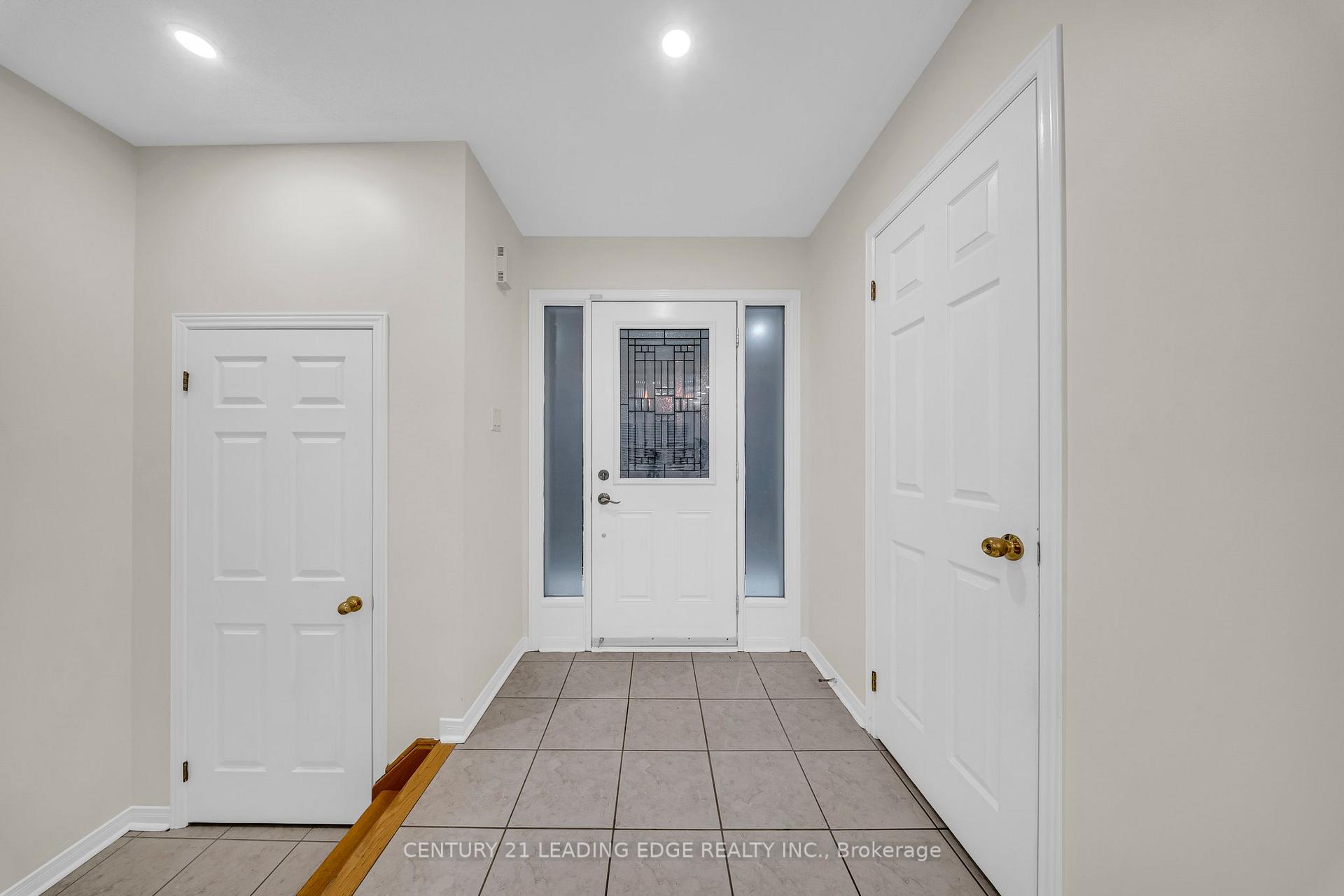 Photo 3 of 12 Styles Crescent, Ajax, Northeast Ajax — HOMEH