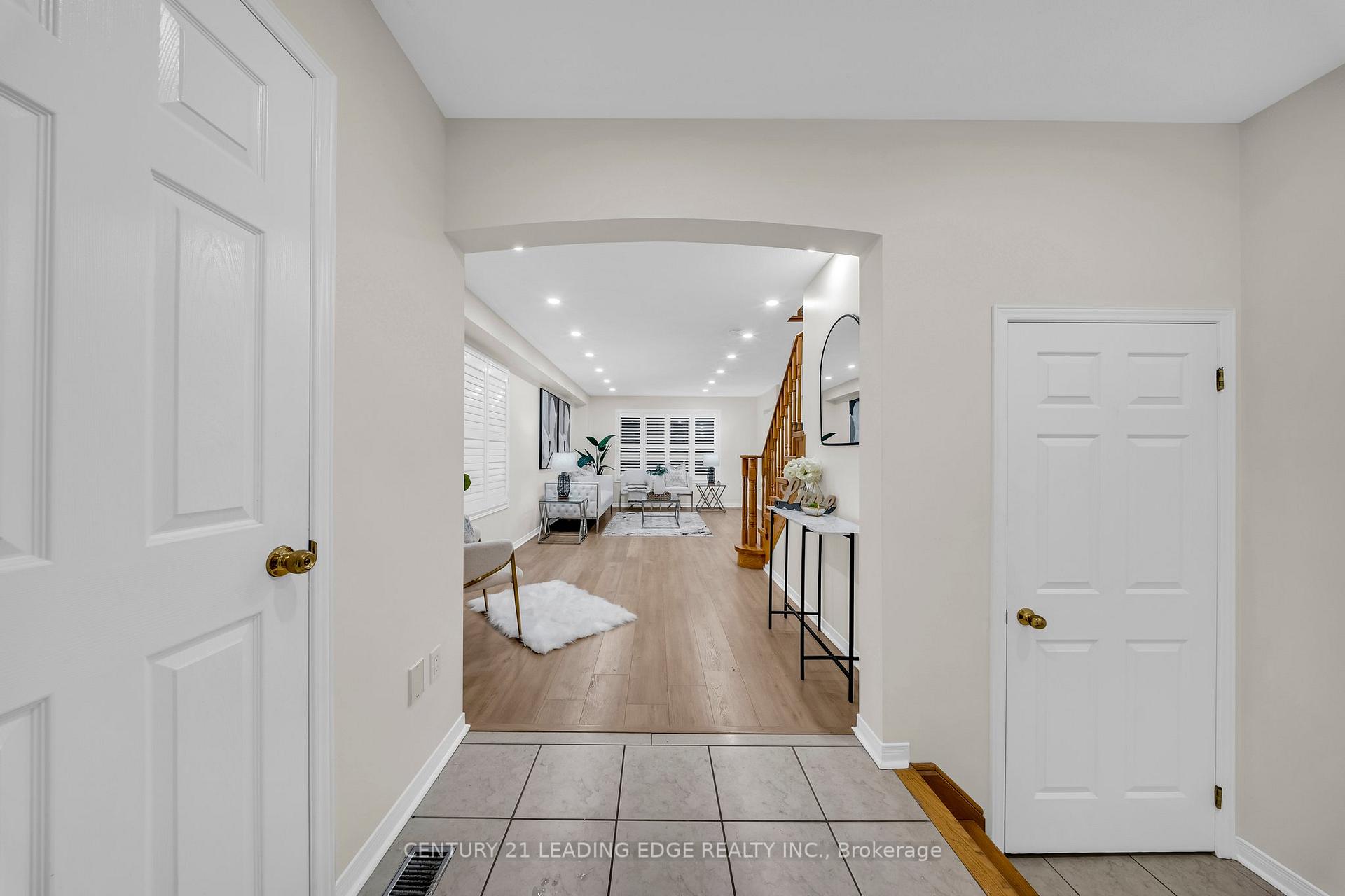 Photo 4 of 12 Styles Crescent, Ajax, Northeast Ajax — HOMEH