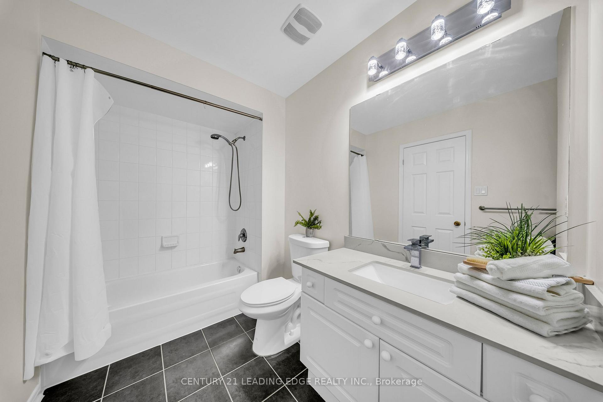 Photo 20 of 12 Styles Crescent, Ajax, Northeast Ajax — HOMEH