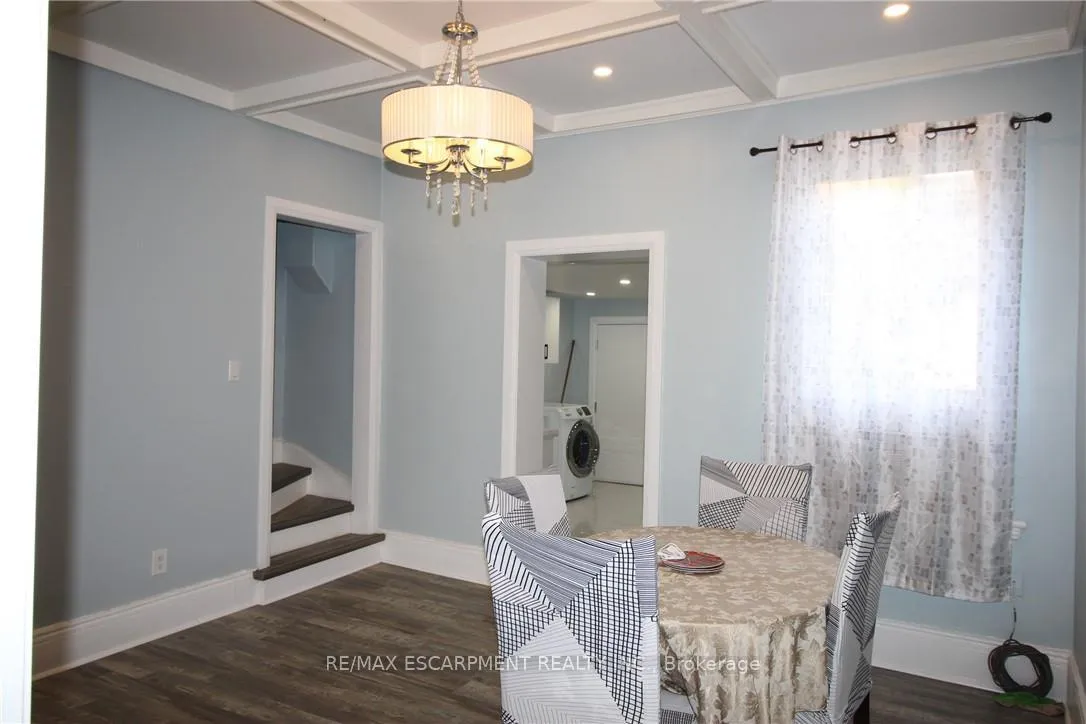 Photo 5 of 19 Emerald Street N, Hamilton, Landsdale — HOMEH