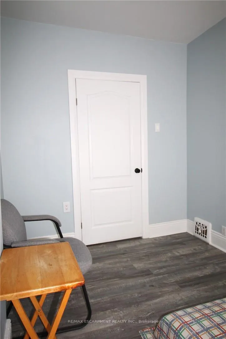 Photo 16 of 19 Emerald Street N, Hamilton, Landsdale — HOMEH