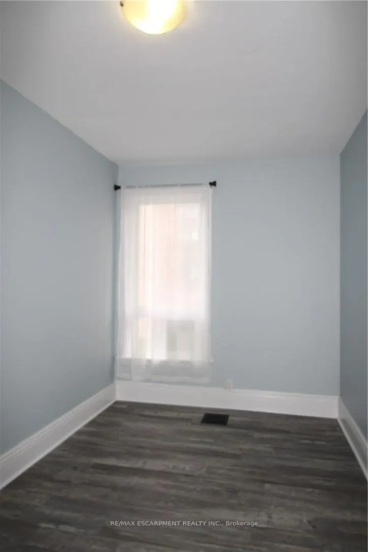 Photo 20 of 19 Emerald Street N, Hamilton, Landsdale — HOMEH